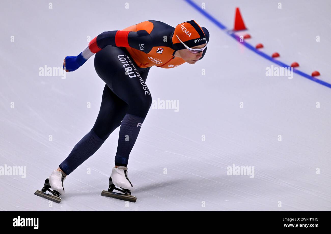 Inzell, Germania. 8 marzo 2024. Pattinaggio di velocità: Campionati del mondo Sprint - donne 1000 metri sprint. Jutta Leerdam dai Paesi Bassi in azione. Crediti: Peter Kneffel/dpa/Alamy Live News Foto Stock