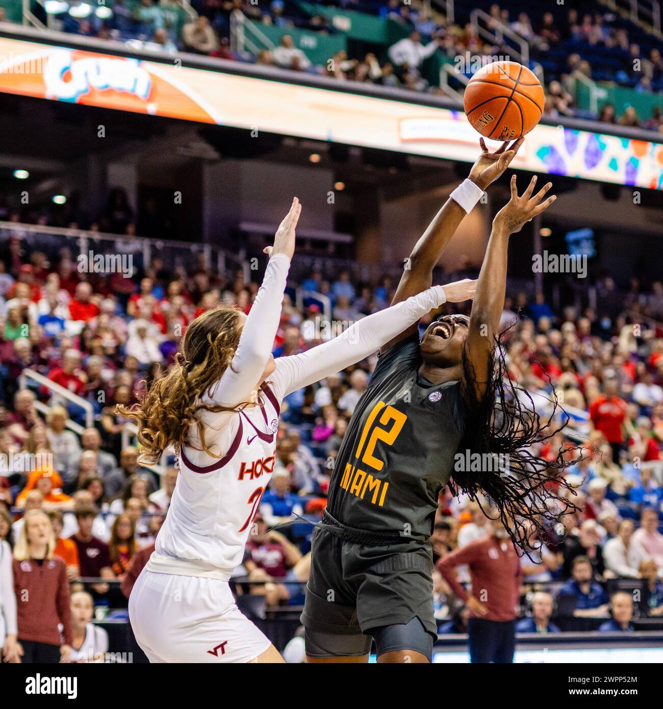 Greensboro, North Carolina, Stati Uniti. 8 marzo 2024. Durante i quarti di finale del torneo ACC femminile al Greensboro Coliseum di Greensboro, NC. (Scott Kinser/Cal Sport Media). Crediti: csm/Alamy Live News Foto Stock