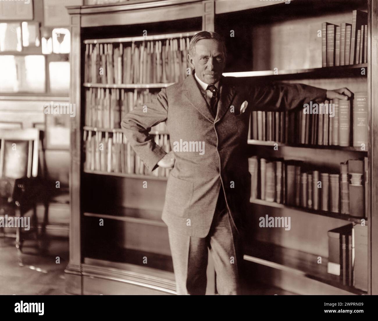 Henry Fairfield Osborn (1857-1935), paleontologo americano, geologo e sostenitore dell'eugenetica. Osborn è stato presidente dell'American Museum of Natural History per 25 anni ed è stato cofondatore dell'American Eugenics Society. Foto Stock