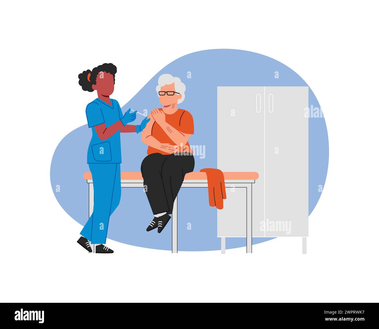 L'infermiere vaccina una donna anziana utilizzando una siringa in un ospedale. Illustrazione vettoriale in stile piatto per l'assistenza sanitaria e il design della medicina. Illustrazione Vettoriale