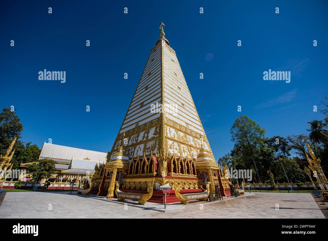 Il tempio Sri Maha Pho Chedi di Wat Phra That Nong Bua nel centro della città di Udon Ratchathani e la provincia di Ubon Ratchathani in Thailandia. Tailandia, U Foto Stock