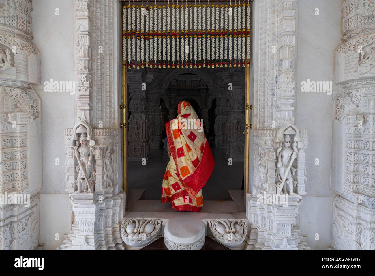 Tempio di Dharamshala Manilaxmi Tirth Jain costruito in marmo, Gujarat, India Foto Stock