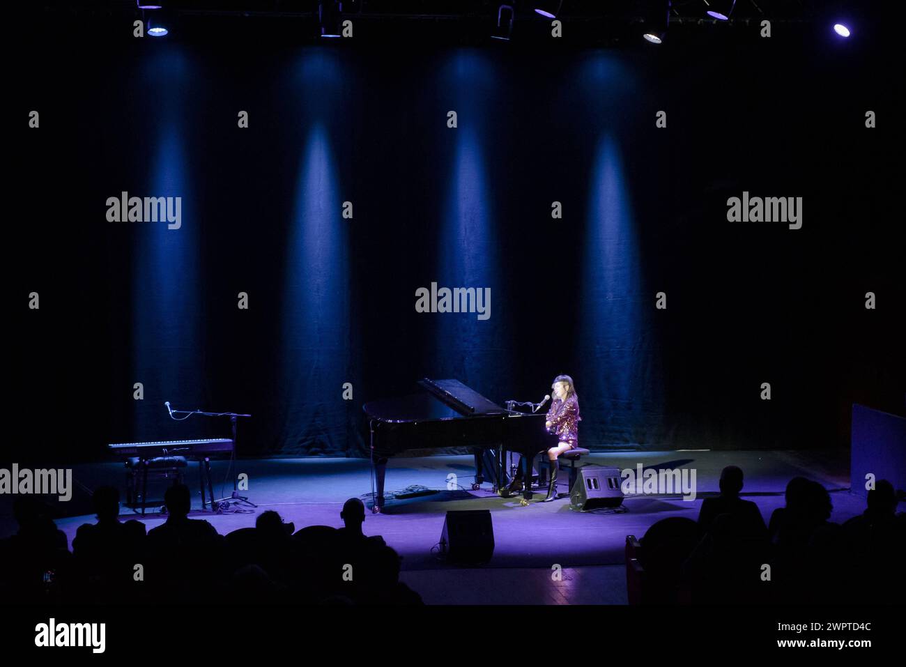 Concerto di musica della cantante italiana - Dolcenera - anima Mundi - Concerto di pianoforte solista Dolcenera durante il concerto di anima Mundi - Concerto di pianoforte solo Roma Auditorium Parco della musica Italia Copyright: XRobertoxBettacchix/xLiveMediax LPM_1270724 Foto Stock