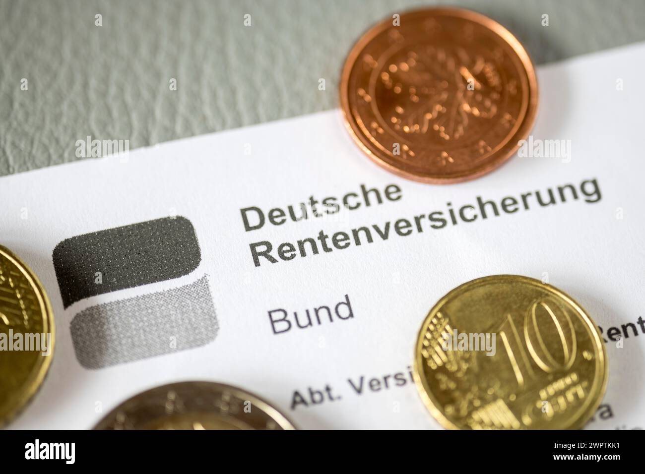Assicurazione pensionistica tedesca, documento, monete, euro Foto Stock
