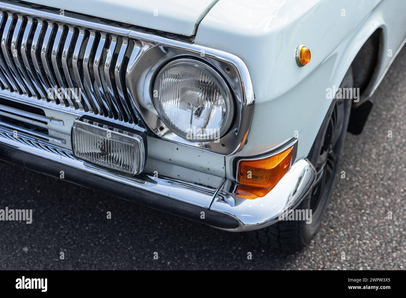 LINTHE, GERMANIA - 27 MAGGIO 2023: Il frammento di auto executive GAZ-24 "Volga". Die Oldtimer Show 2023. Foto Stock