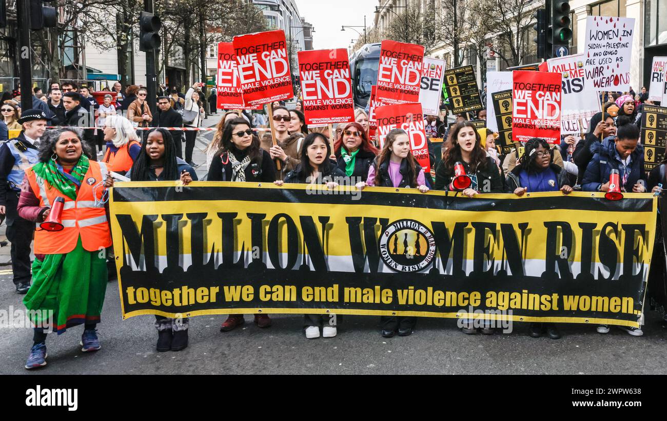 Londra, Regno Unito. 9 marzo 2024. I partecipanti alla marcia di Londra partono per il loro percorso da Oxford Street attraverso il centro di Londra. Million Women Rise è un raduno globale annuale di donne per porre fine alla violenza degli uomini contro le donne, di solito tenuto vicino alla giornata internazionale della donna. Crediti: Imageplotter/Alamy Live News Foto Stock