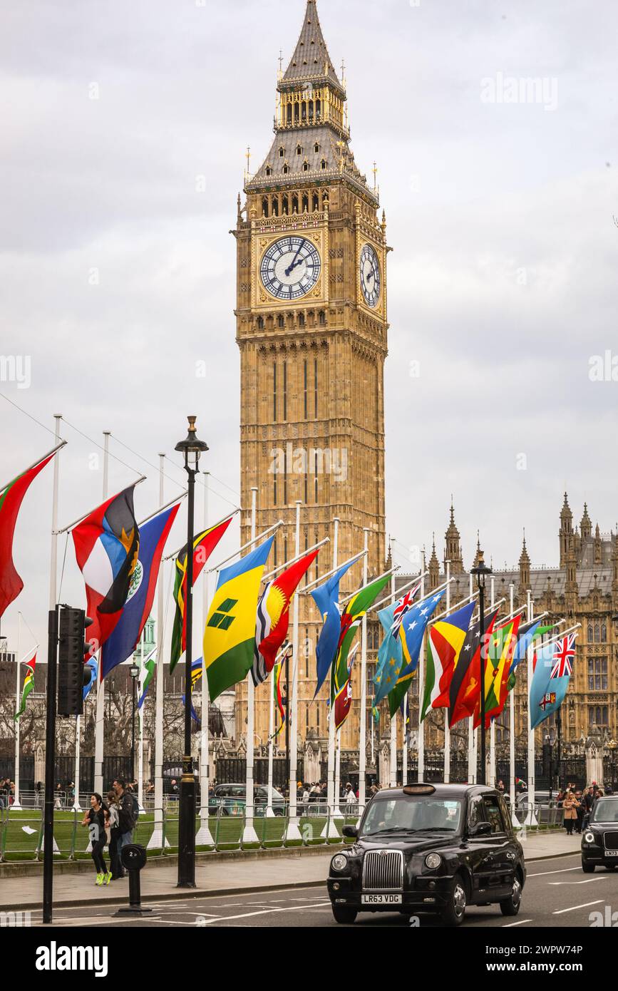 Londra, Regno Unito. 9 marzo 2024. Le bandiere del Commonwealth Nation sono state innalzate intorno a Parliament Square nel centro di Londra in vista dell'annuale giornata del Commonwealth, che quest'anno è l'11 marzo. Crediti: Imageplotter/Alamy Live News Foto Stock
