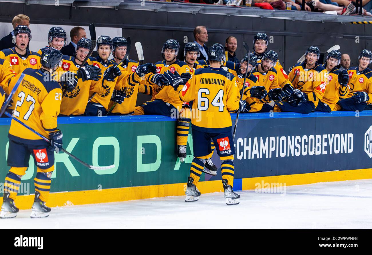 Nel der 25. Spielminute trifft Lukko Stürmer #64 Harri Kainulainen zum 4:0 für das finnische Team. (Rapperswil-Jona, Svizzera, 07.09.2023) Foto Stock