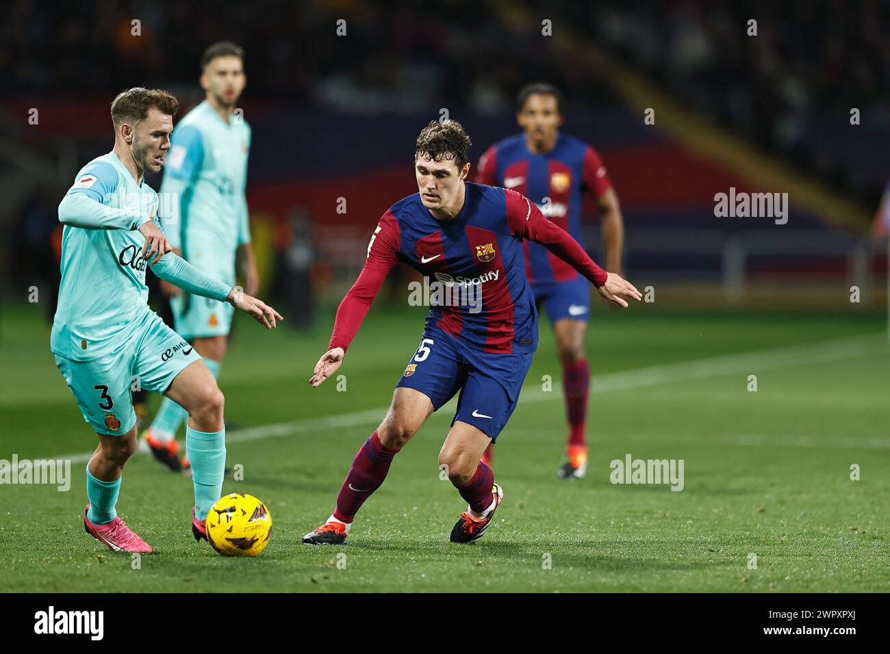 Barcellona, Spagna. 8 marzo 2024. (L-R) Toni lato (Mallorca), Andreas Christensen (Barcellona) calcio: Partita spagnola "LaLiga EA Sports" tra FC Barcelona 1-0 RCD Mallorca all'Estadi Olimpic Lluis Companys di Barcellona, Spagna. Crediti: Mutsu Kawamori/AFLO/Alamy Live News Foto Stock