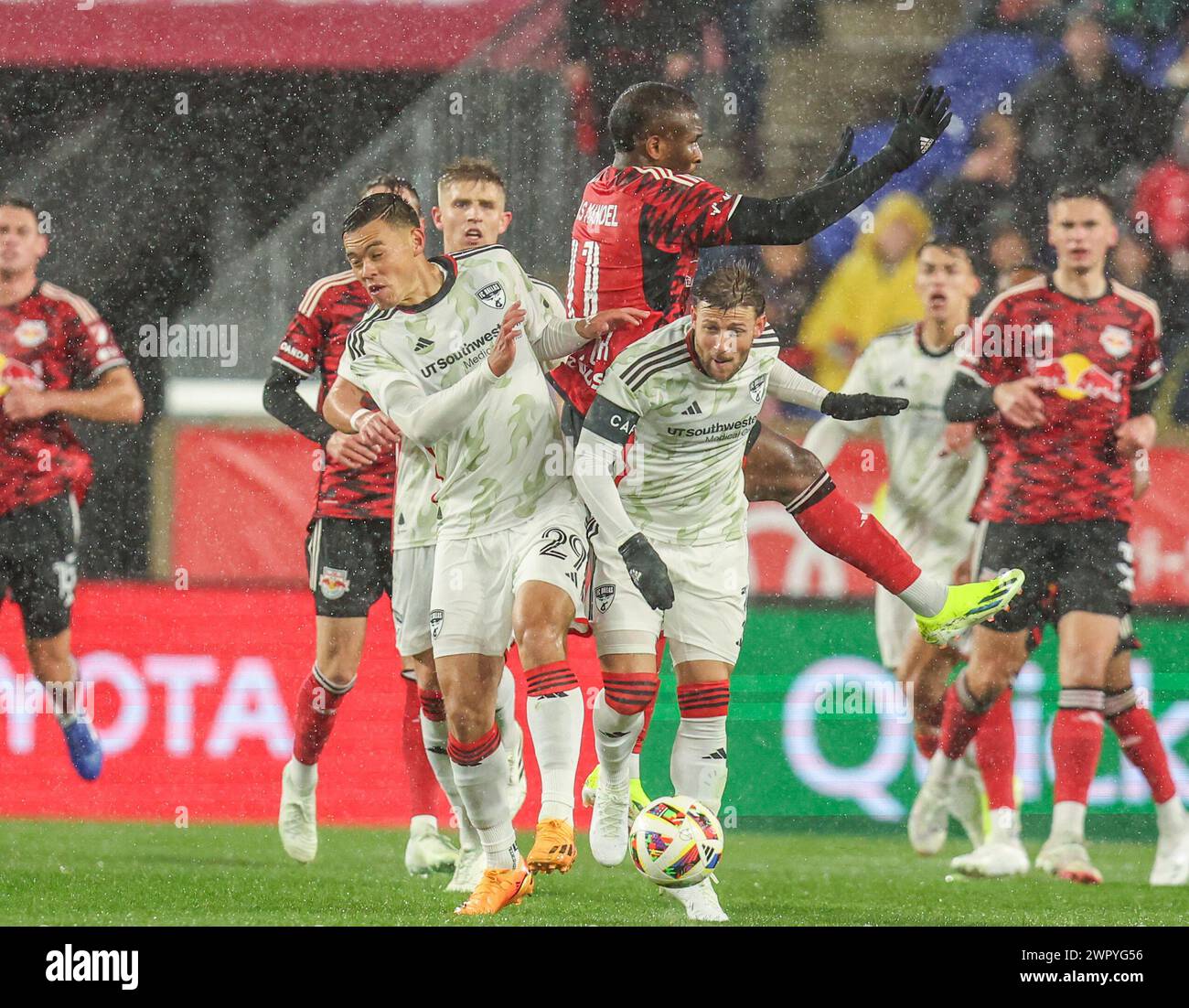 Harrison, New Jersey, Stati Uniti. 9 marzo 2024. Durante la partita della MLS tra il Dallas e i New York Red Bulls alla Red Bull Arena di Harrison, New Jersey Mike Langish/CSM/Alamy Live News Foto Stock