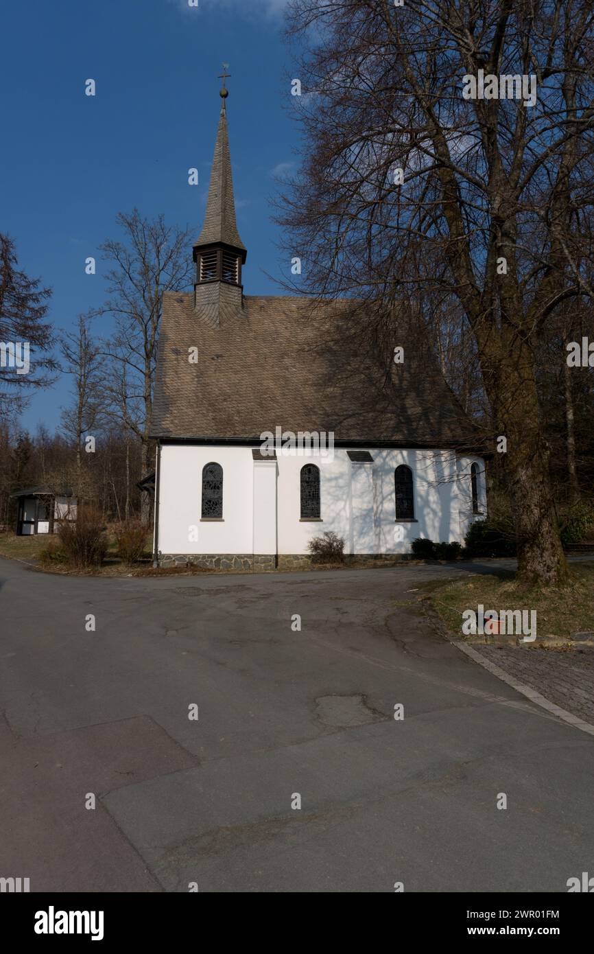 Piccola cappella chiamata Santa Elisabetta vicino all'hotel di montagna Hoher Knochen Foto Stock