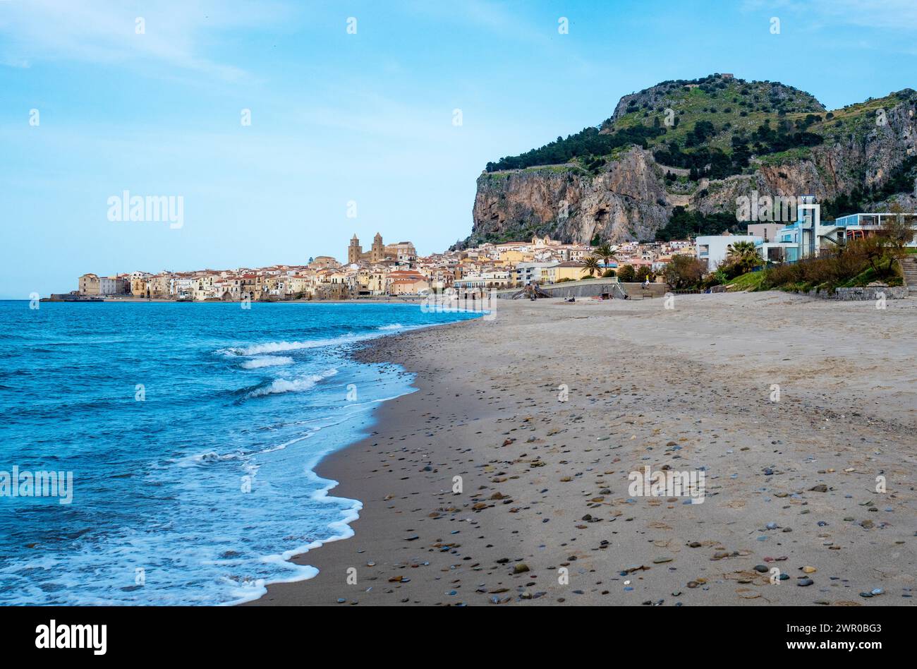 Città di Cefalù sull'isola italiana di Sicilia Foto Stock