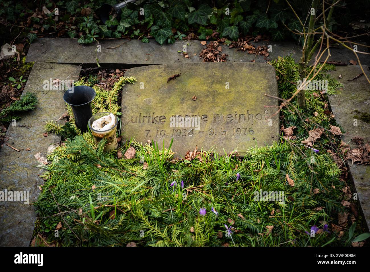 Berlin Tempelhof Grab Ulrike Marie Meinhof, Journalistin, Mitbegründerin der terroristischen RAF Rote Armee Fraktion - 10.03.2024 Meinhof *** Berlin Tempelhof grave Ulrike Marie Meinhof, giornalista, cofondatore della RAF Red Army Faction 10 03 2024 Meinhof Foto Stock