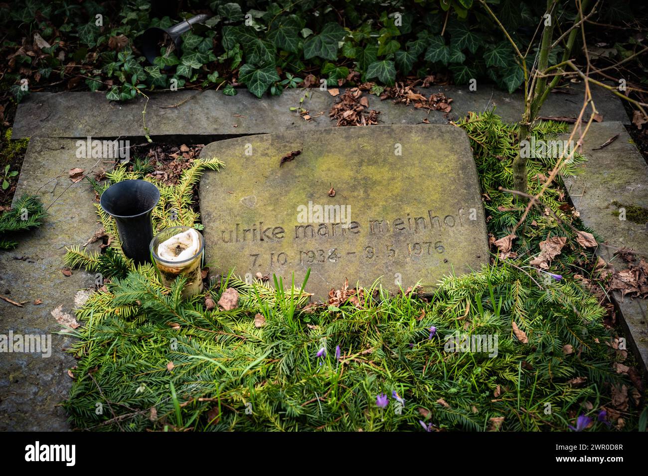 Berlin Tempelhof Grab Ulrike Marie Meinhof, Journalistin, Mitbegründerin der terroristischen RAF Rote Armee Fraktion - 10.03.2024 Meinhof *** Berlin Tempelhof grave Ulrike Marie Meinhof, giornalista, cofondatore della RAF Red Army Faction 10 03 2024 Meinhof Foto Stock