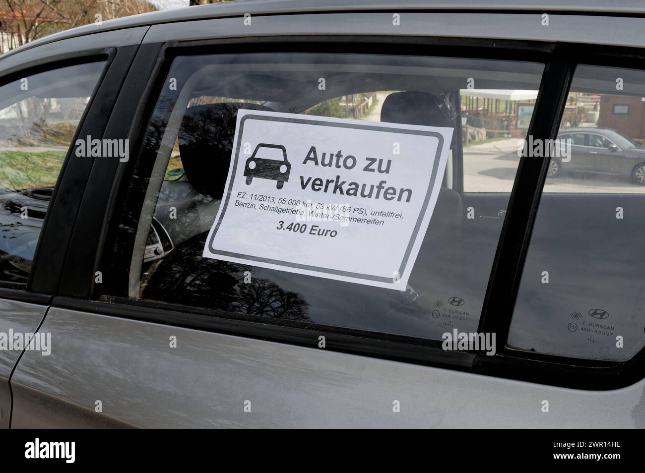 Zum Verkauf. Auto zu verkaufen. Ruhpolding Bayern Deutschland *** in vendita auto in vendita Ruhpolding Baviera Germania Copyright: XRolfxPossx Foto Stock