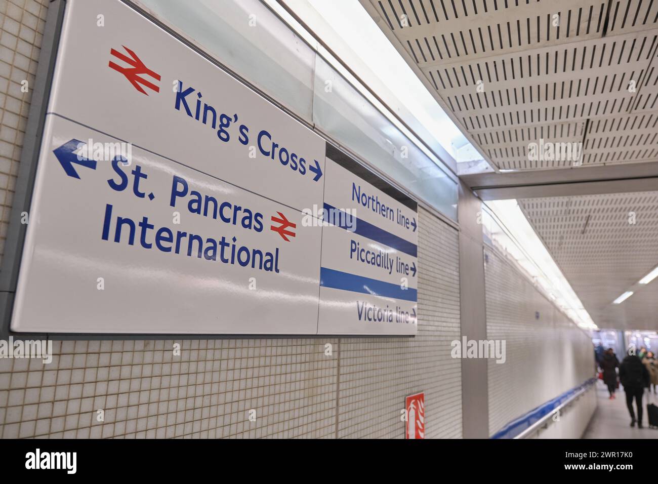 Passaggio sotterraneo e biglietteria tra King's Cross e Saint Pancras International, stazioni ferroviarie e metropolitane di Londra Foto Stock
