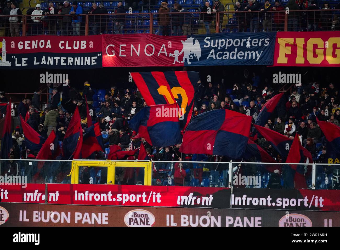 Genova, Italia. 9 marzo 2024. Tifosi del Genoa CFC, durante il CFC Genoa vs AC Monza, serie A, allo Stadio Luigi Ferraris. Crediti: Alessio Morgese/Alessio Morgese/Emage/Alamy live news Foto Stock