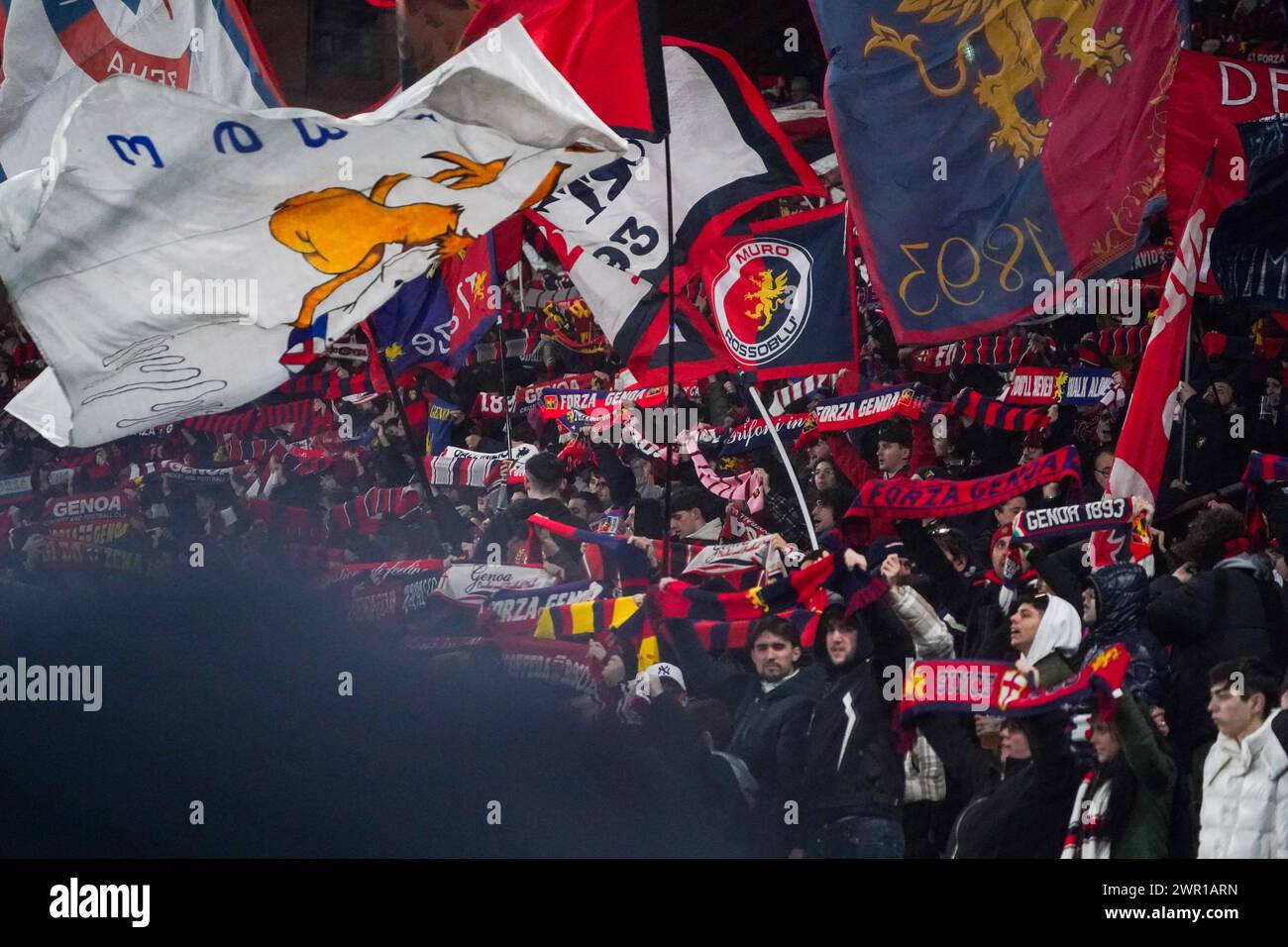 Genova, Italia. 9 marzo 2024. Tifosi del Genoa CFC, durante il CFC Genoa vs AC Monza, serie A, allo Stadio Luigi Ferraris. Crediti: Alessio Morgese/Alessio Morgese/Emage/Alamy live news Foto Stock