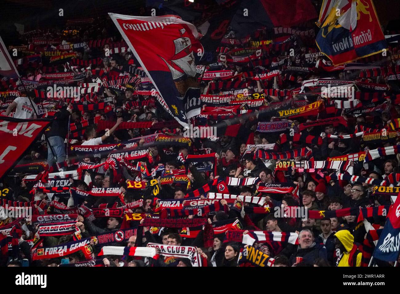 Genova, Italia. 9 marzo 2024. Tifosi del Genoa CFC, durante il CFC Genoa vs AC Monza, serie A, allo Stadio Luigi Ferraris. Crediti: Alessio Morgese/Alessio Morgese/Emage/Alamy live news Foto Stock