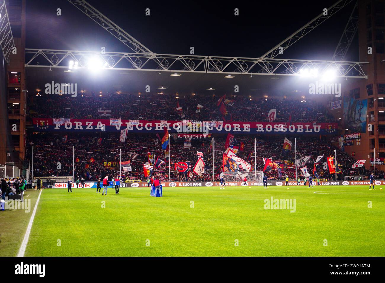 Genova, Italia. 9 marzo 2024. Tifosi del Genoa CFC, durante il CFC Genoa vs AC Monza, serie A, allo Stadio Luigi Ferraris. Crediti: Alessio Morgese/Alessio Morgese/Emage/Alamy live news Foto Stock