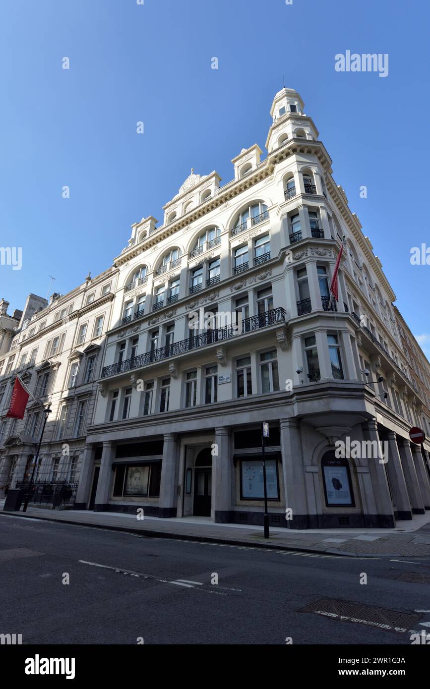 La sede centrale globale di Christie, la casa d'aste, le sale di vendita e gli uffici, King Street, St. James's, Londra, Regno Unito Foto Stock