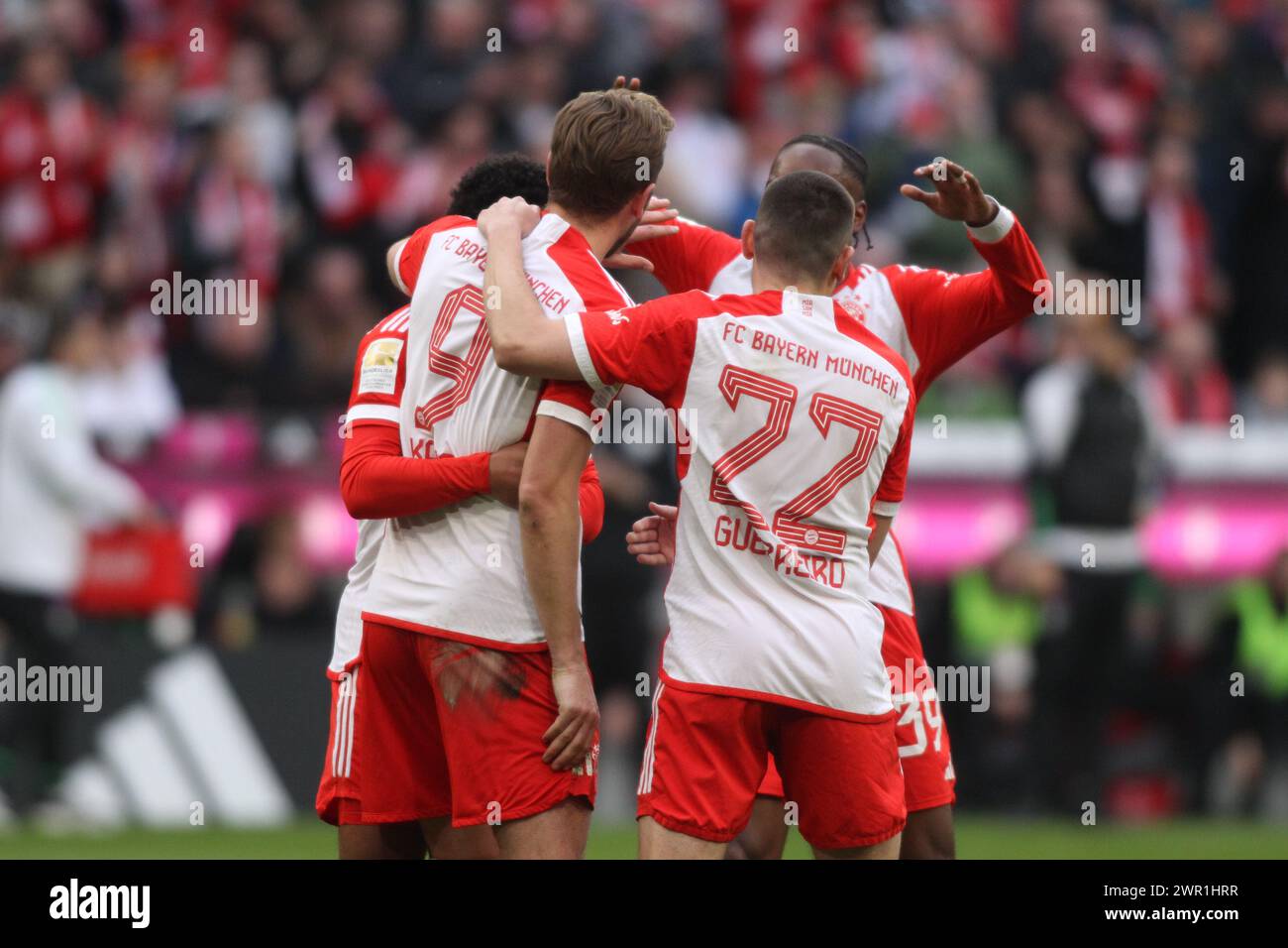 MONACO, Germania. , . 39 Mathys TEL, 9 Harry KANE e 22 Raphael GUERREIRO celebrano il gol durante la partita di Bundesliga tra il Bayern Muenchen e il MAINZ 05 all'Allianz Arena di Monaco il 9. Marzo 2024, Germania. DFL, Fussball, 8:1, (foto e copyright @ ATP Images/Arthur THILL (THILL Arthur/ATP/SPP) crediti: SPP Sport Press Photo. /Alamy Live News Foto Stock