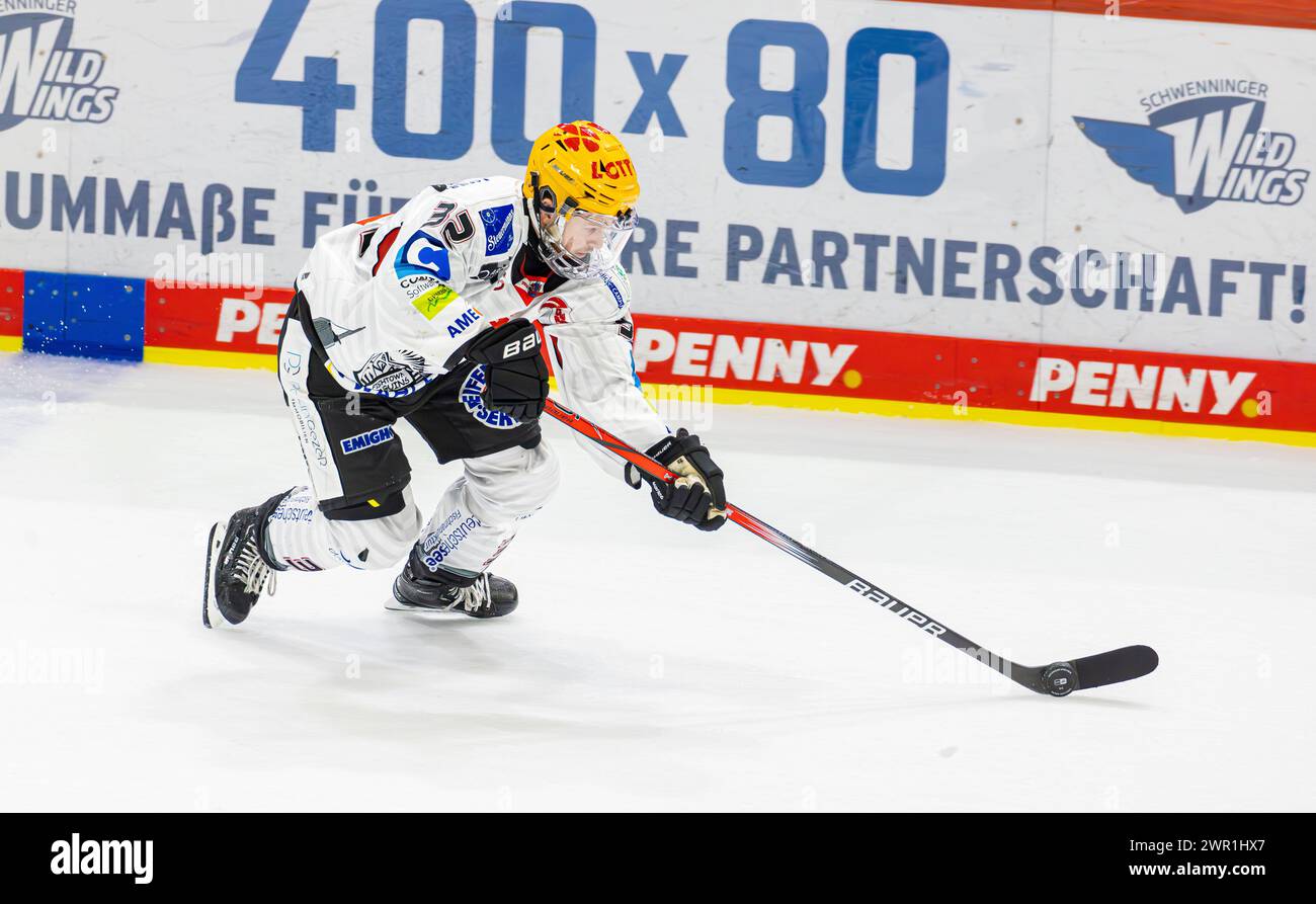 Schwenninger Wild Wings - Pinguins Bremerhaven, Helios Arena, Penny DEL, 30. Spieltag Hauptrunde: N. 32 Nicolas Appendino, Verteidiger Pinguins Bremerha Foto Stock