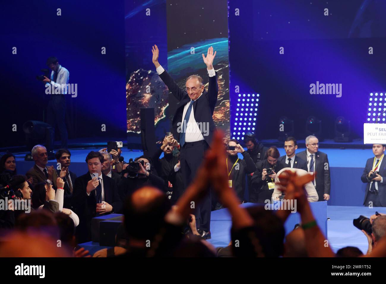 Parigi, Francia. 10 marzo 2024. © PHOTOPQR/LE PARISIEN/Jean-Baptiste Quentin ; Parigi ; Palais des Sports Lancement de la campagne des élections européennes du parti d'Eric Zemmour Reconquête. Parigi, Francia, 10 marzo 2024 lancio della campagna elettorale europea del Partito di riconquista di Eric Zemmour. *** Didascalia locale *** riunione reconquête credito: MAXPPP/Alamy Live News Foto Stock