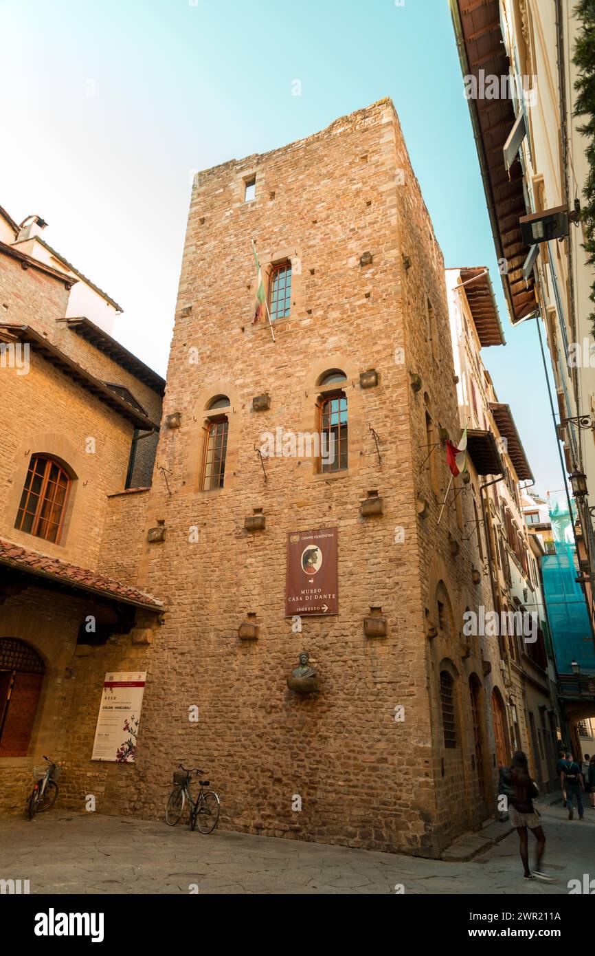 Firenze, Italia - 5 aprile 2022: Il Museo della Casa di Dante è una casa sul luogo di nascita di Dante, con mostre sul suo lavoro e la sua vita a Firenze in Foto Stock