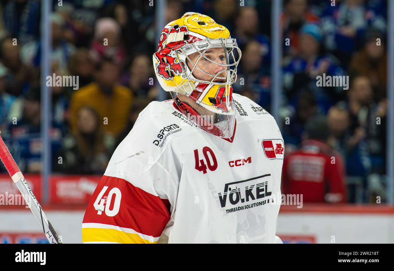 Schwenninger Wild Wings - Düsseldorf EG, Helios Arena, Penny DEL, 37. Spieltag Hauptrunde: N. 40 Henrik Haukeland, Torwart Düsseldorfer EG. (Villingen-S Foto Stock