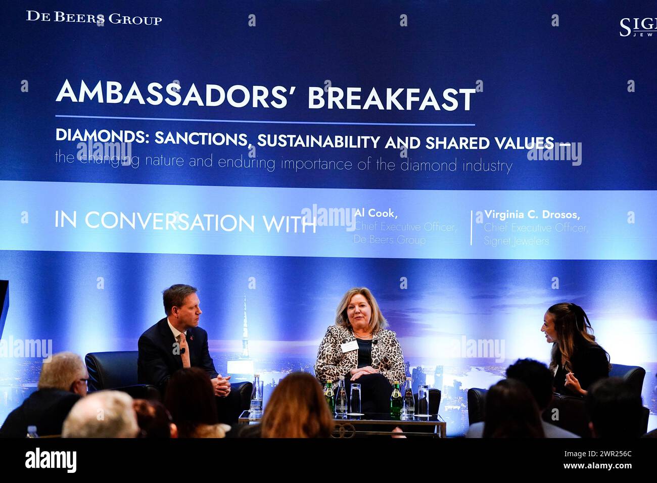 New York, New York USA 03/08/2024 CEO De Beers Group al Cook, CEO Signet Jewelers Virginia C. Drosos, Feriel Zerouki alla De Beers Group Ambassadors' Breakfast l'8 marzo 2024 presso il Sofitel Hotel di New York, NY. Foto di Jennifer Graylock-Graylock.com Foto Stock