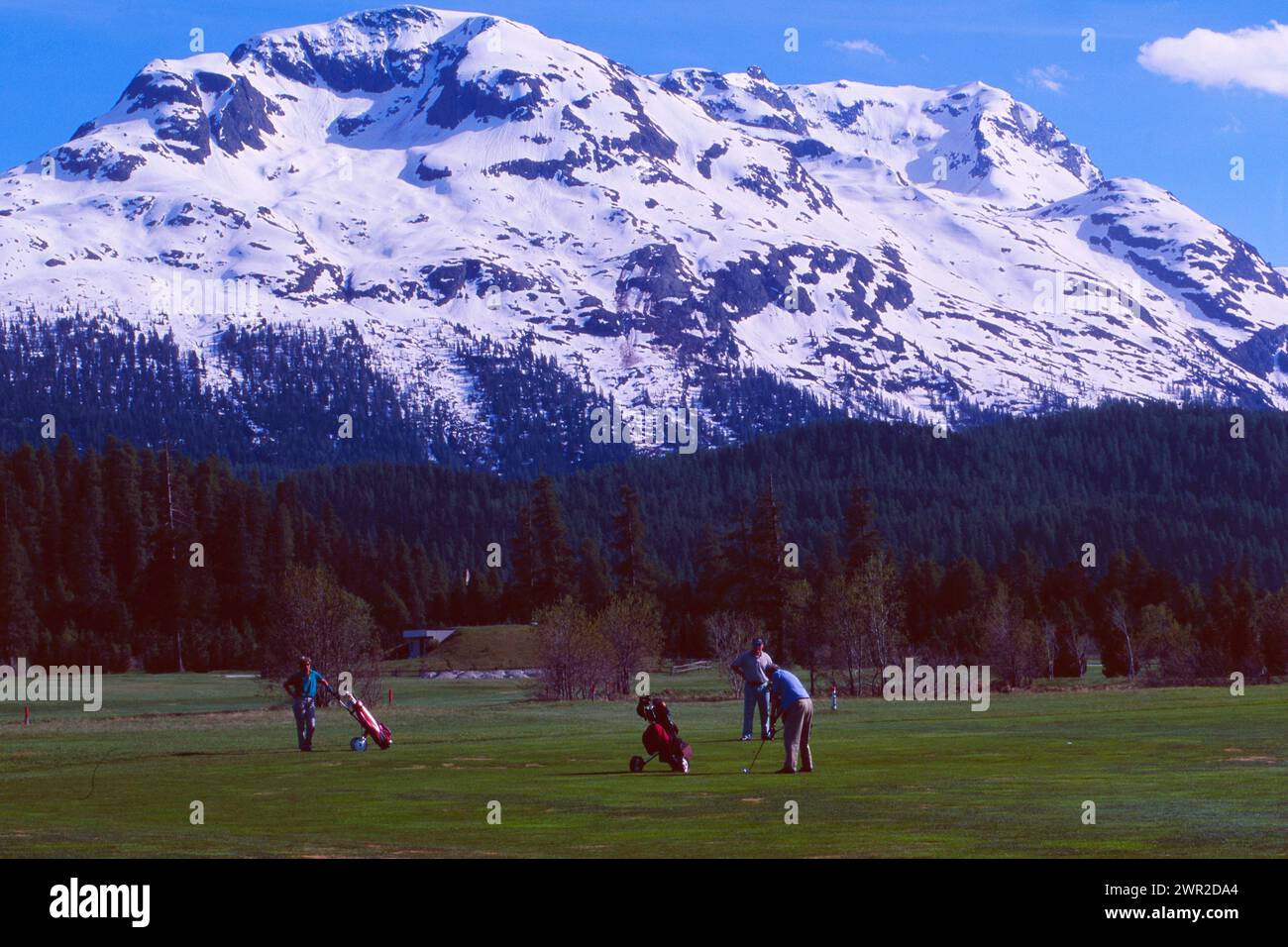 Schweizer Alpen: Der 18 Loch Golfplatz a Samedan im Oberengadin Foto Stock