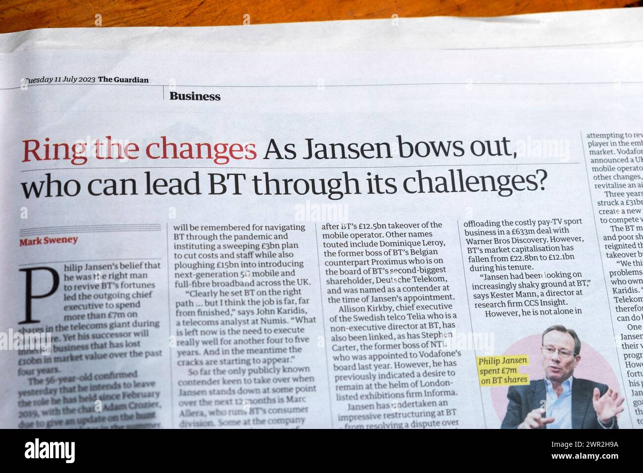 "Suonate i cambiamenti mentre "Philip" Jansen si inchina, chi può guidare BT attraverso le sue sfide?" Titolo del quotidiano Guardian CEO di British Telecom 11 luglio 2023 Foto Stock