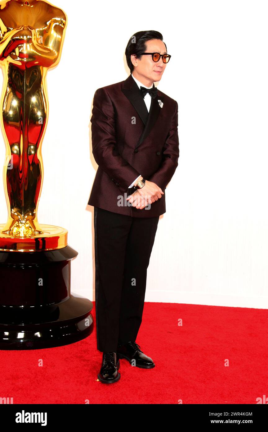 KE Huy Quan bei der Oscar Verleihung 2024 / 96° Annual Academy Awards in Dolby Theatre. Los Angeles, 10.03.2024 Foto Stock