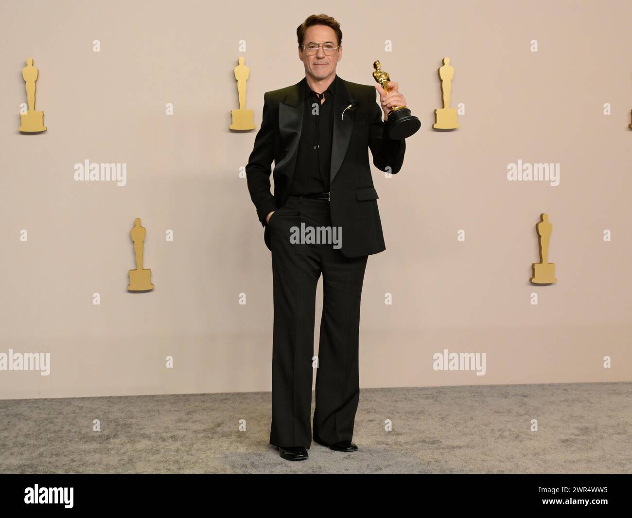 10 marzo 2024, Hollywood, California, Stati Uniti: Robert Downey Jr nella sala stampa durante il 96° Academy Awards, presentato dall'Academy of Motion Picture Arts and Sciences (AMPAS), al Dolby Theatre di Hollywood. (Credit Image: © Billy Bennight/ZUMA Press Wire) SOLO PER USO EDITORIALE! Non per USO commerciale! Foto Stock