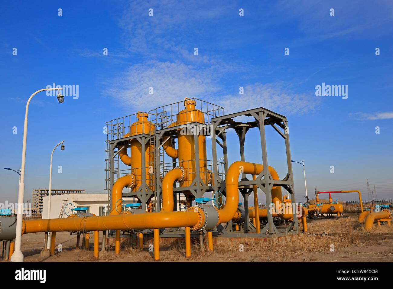 Attrezzature e tubazioni per giacimenti petroliferi Foto Stock
