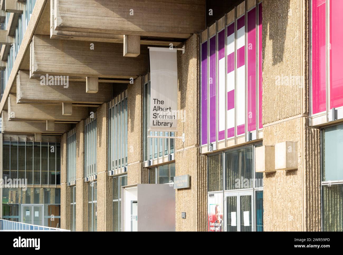 L'edificio della biblioteca Albert Sloman, University of Essex, Colchester, Essex, Inghilterra, REGNO UNITO Foto Stock