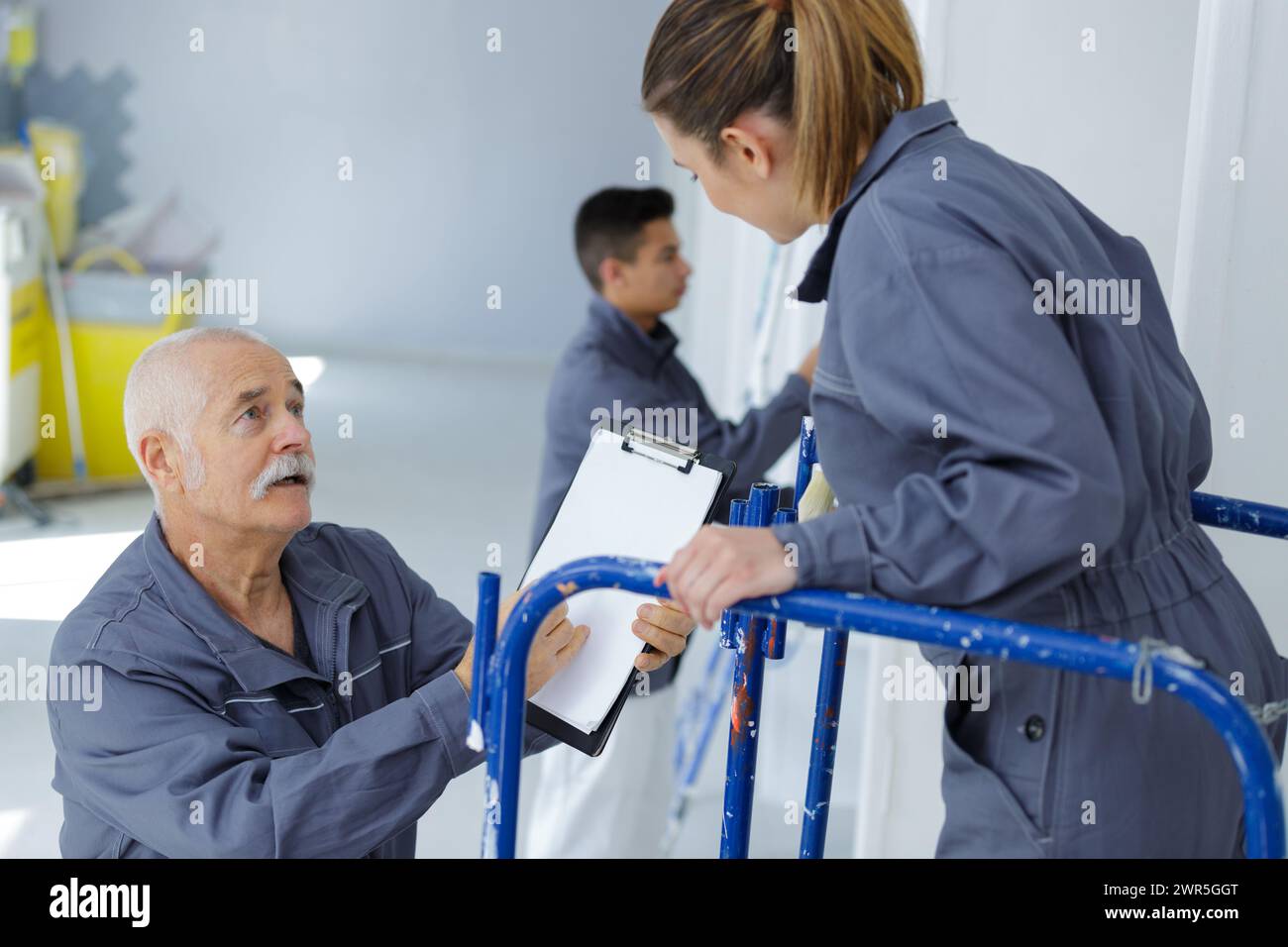 ritratto di pittrice donna in formazione Foto Stock