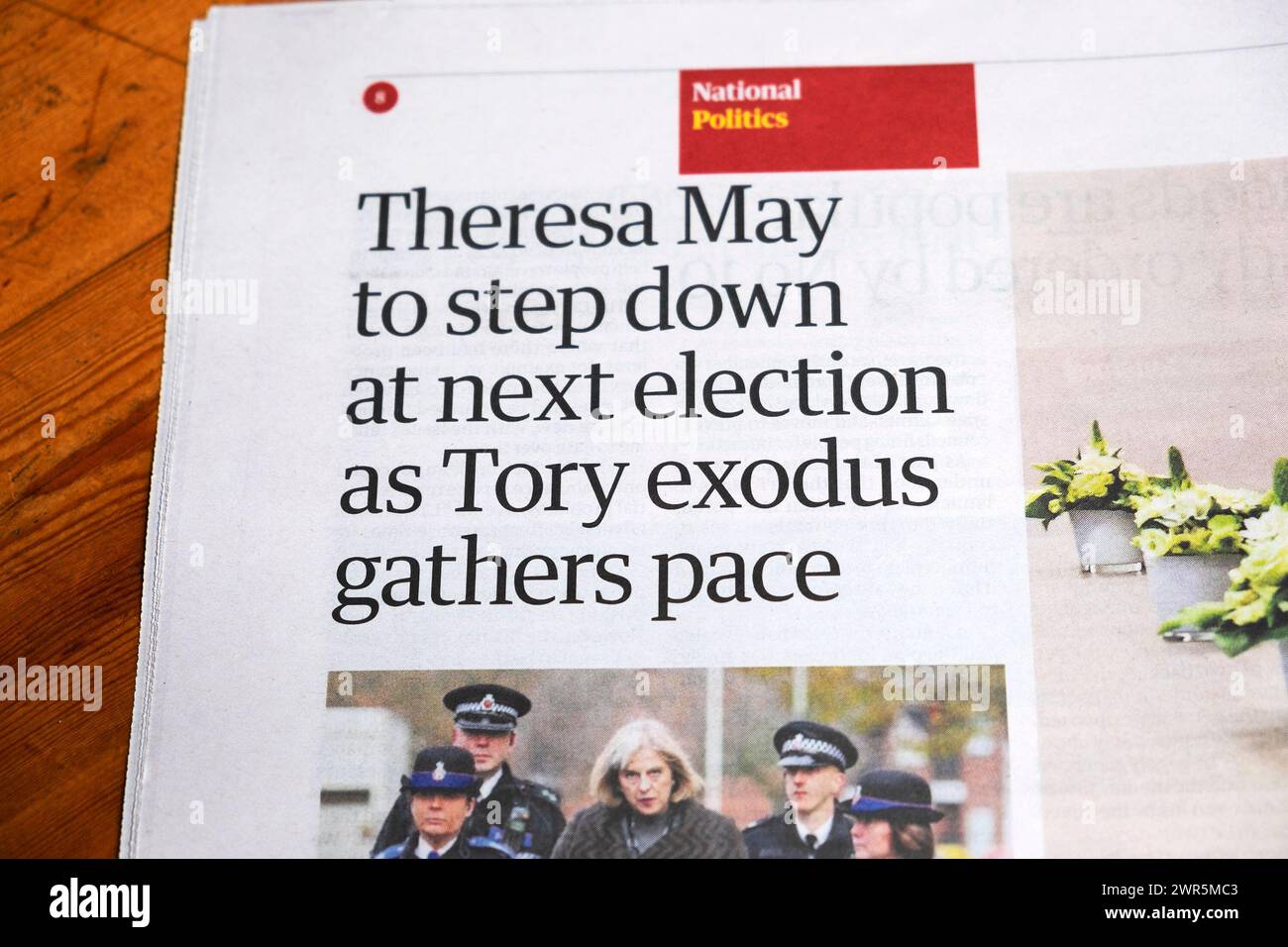 Ex primo ministro donna politica "Theresa May a dimettersi alle prossime elezioni mentre l'esodo Tory raccoglie il ritmo" notizia 9 marzo 2024 Londra Inghilterra Regno Unito Foto Stock