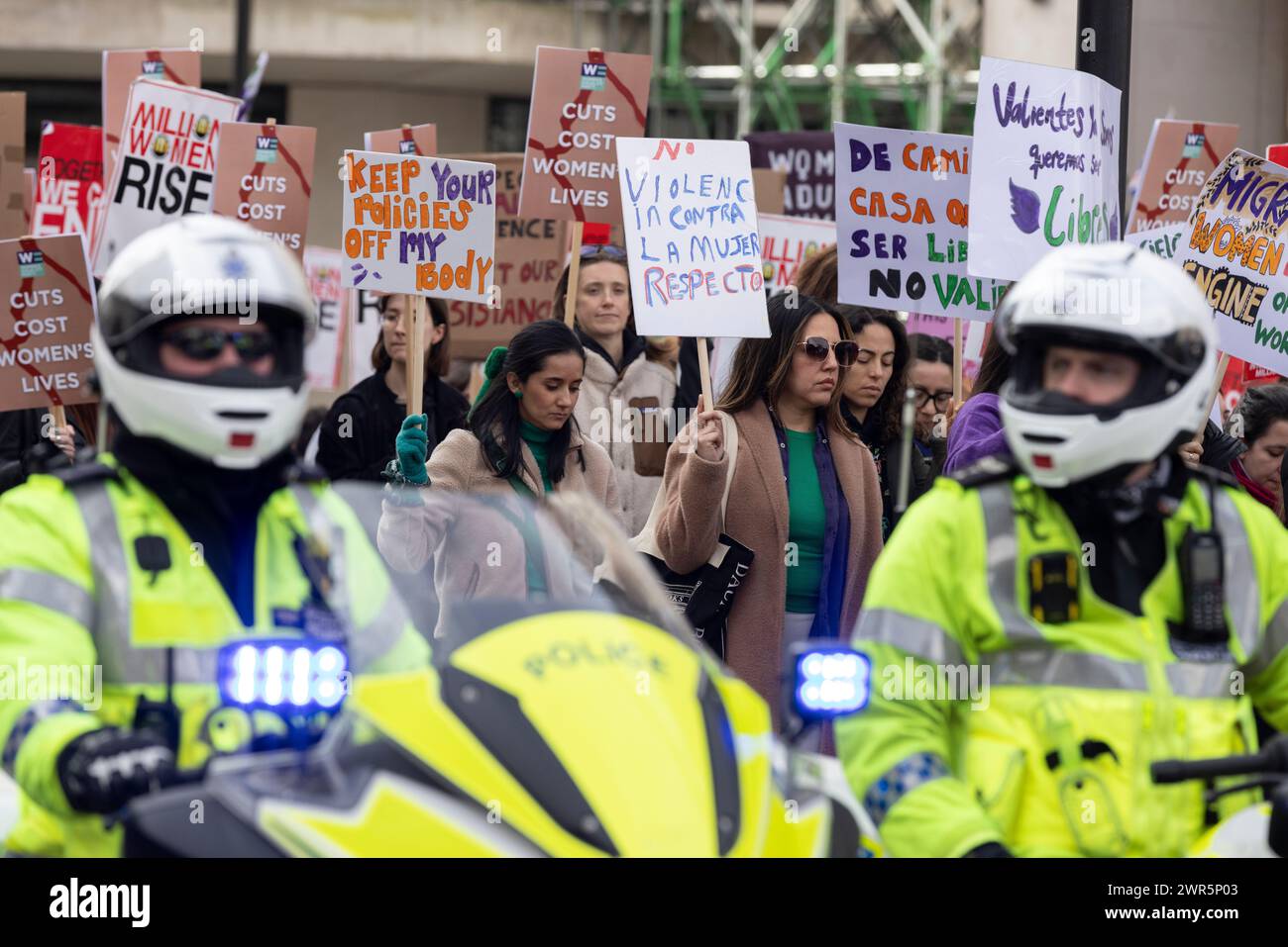 Million Women Rise 2024 ha organizzato una marcia contro la violenza maschile sabato 08 marzo in concomitanza con la giornata internazionale della donna. Foto Stock