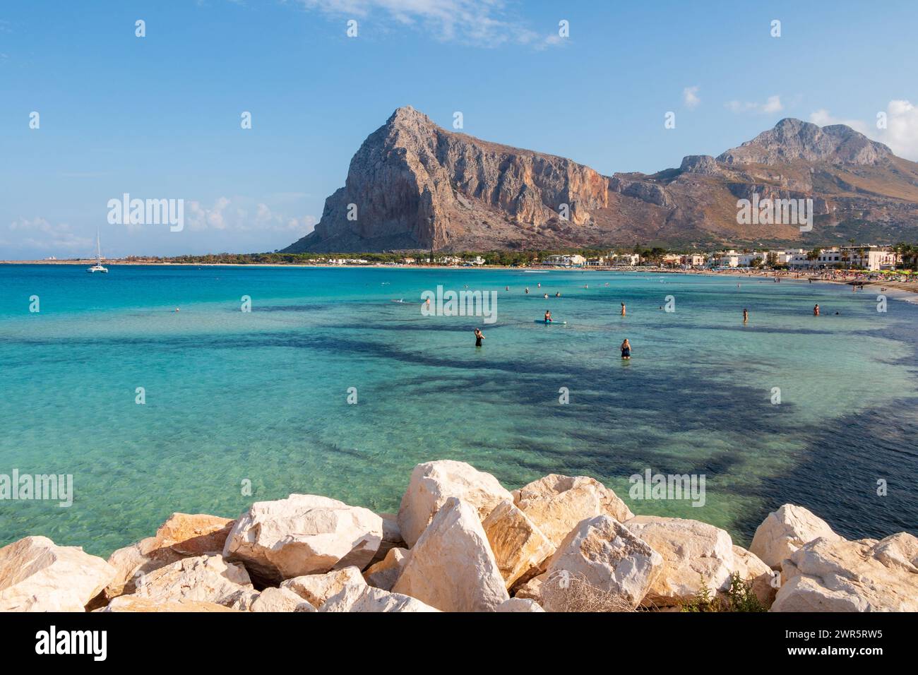 Il mare cristallino della costa di San Vito lo Capo, Sicilia. Foto Stock