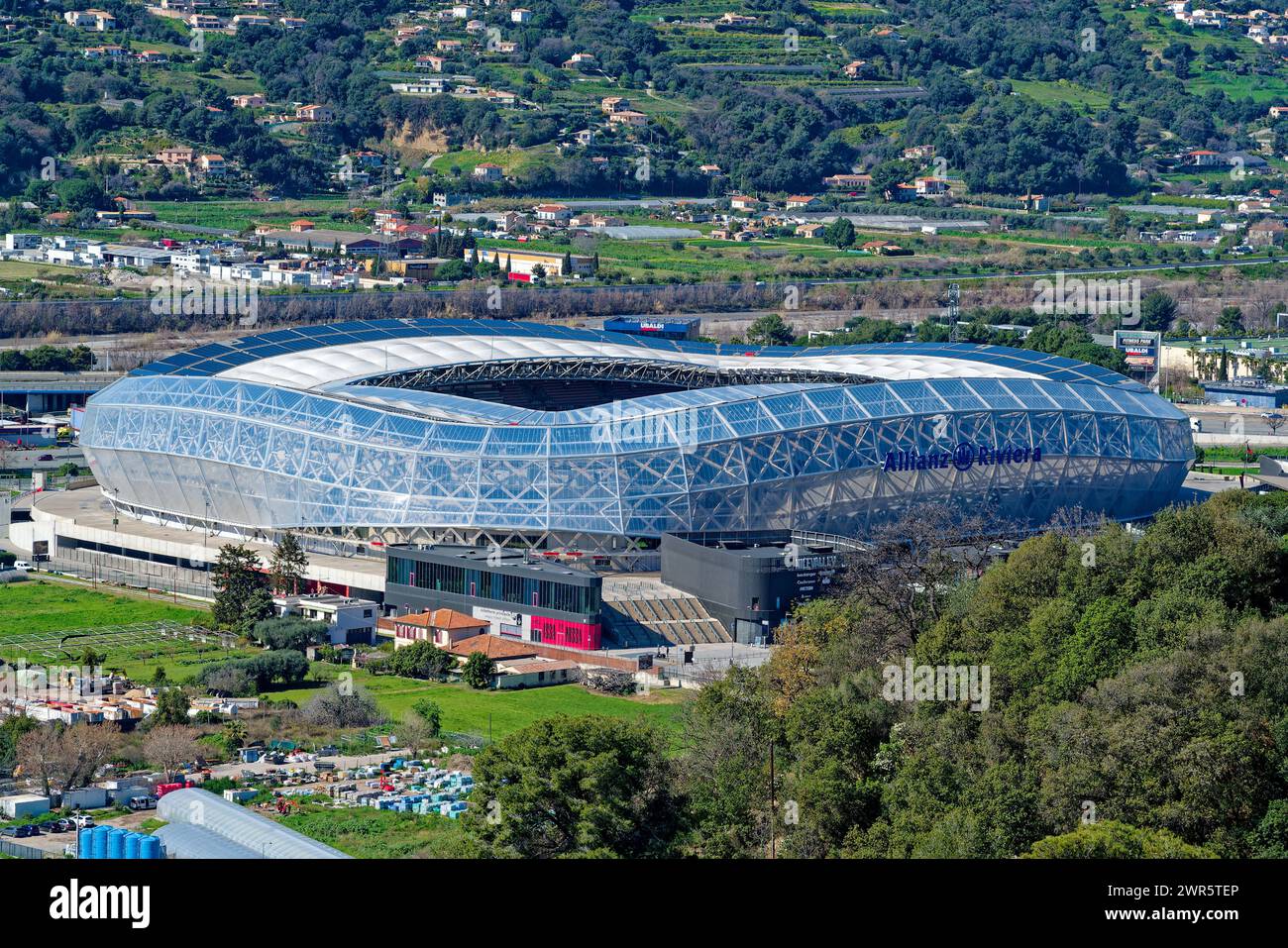 Arena multifunzione Allianz Rivera a Nizza, nel dipartimento del Var (Francia sud-orientale). Nizza è la città che ospita le competizioni olimpiche di calcio del 2024 Foto Stock