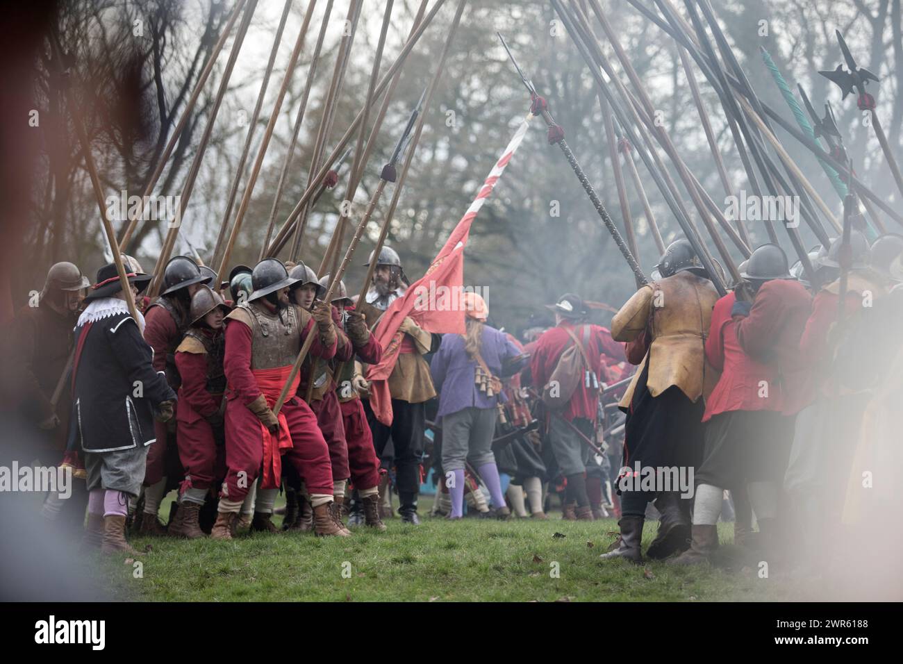 29/01/17 era più "sudore di fango e lacrime" che "sudore di sangue e lacrime", mentre settecento "soldati" di nodo sigillato rievocavano la battaglia di Nantwich, in avanti Foto Stock