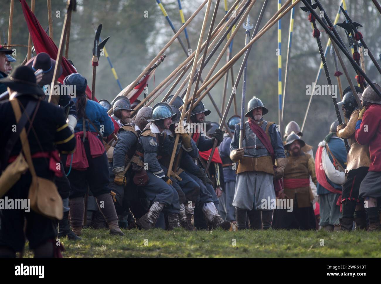 29/01/17 era più "sudore di fango e lacrime" che "sudore di sangue e lacrime", mentre settecento "soldati" di nodo sigillato rievocavano la battaglia di Nantwich, in avanti Foto Stock