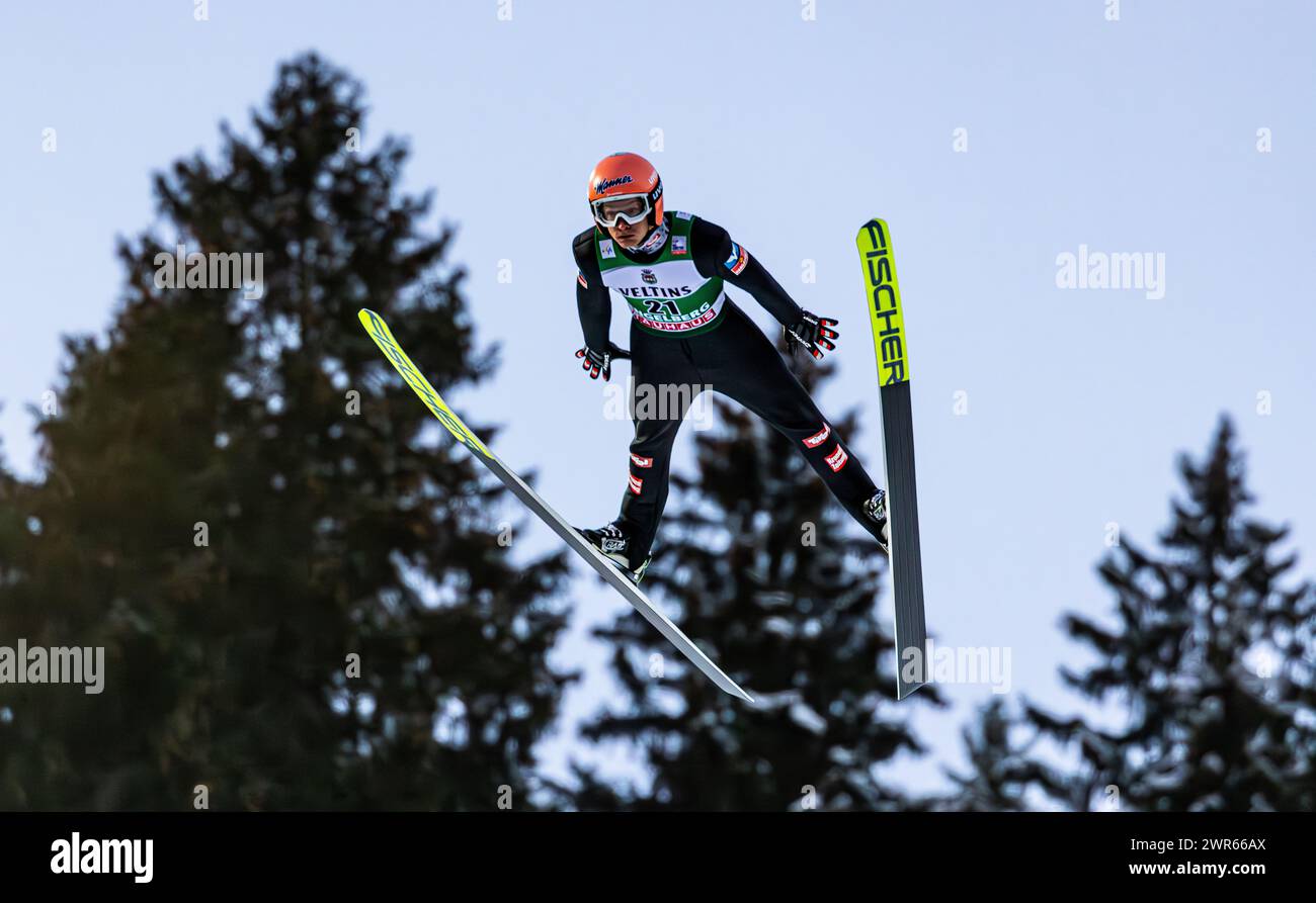 Viessmann Skispringen Weltcup Engelberg, Männer: Der Österreichische Skispringer Daniel Huber bei seinem sprung von der Grosstitlisschanze. (Engelberg Foto Stock