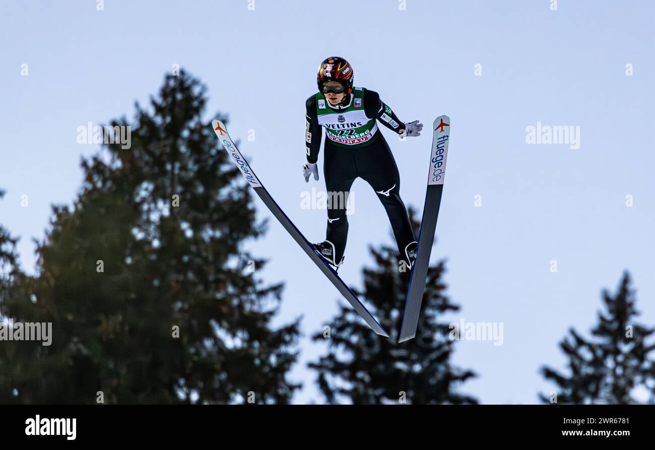 Viessmann Skispringen Weltcup Engelberg, Männer: Der japanische Skispringer Junshiro Kobayashi bei seinem sprung von der Grosstitlisschanze. (Engelber Foto Stock