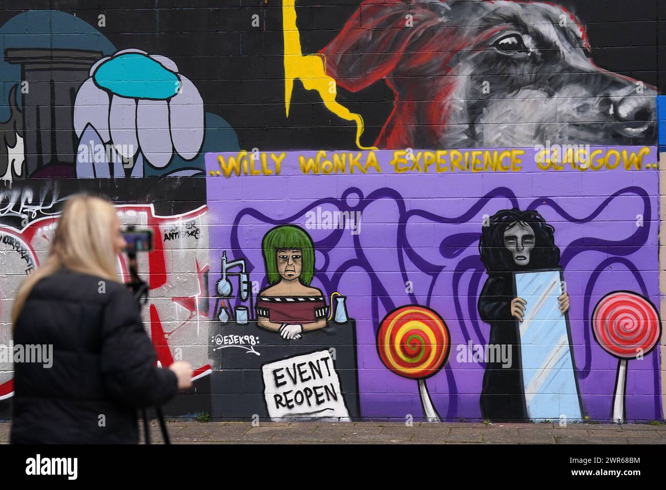 Un murale dell'artista Ejek in Clyde Street, Glasgow, che rende omaggio alla disastrosa esperienza di Glasgow Willy Wonka. Data foto: Lunedì 11 marzo 2024. Foto Stock