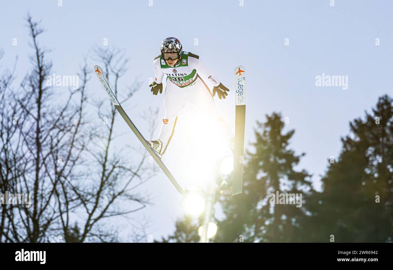 Viessmann Skispringen Weltcup Engelberg, Männer: Der norwegische Skispringer Marius Lindvik bei seinem sprung von der Grosstitlisschanze. (Engelberg, Foto Stock