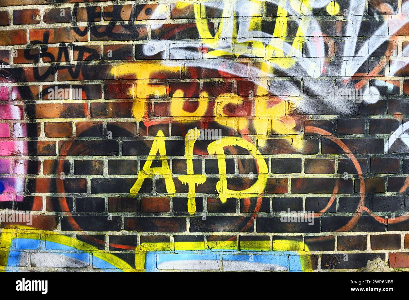 Graffiti gegen Die AfD a Bergedorf, Amburgo, Germania *** graffiti contro l'AfD a Bergedorf, Amburgo, Germania Foto Stock