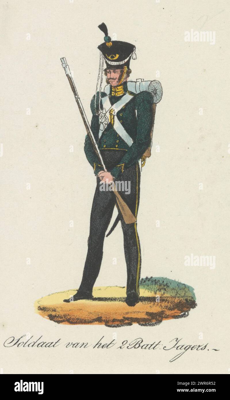 Soldato della 2 Batt. Hunters (titolo su oggetto), uniformi militari olandesi negli anni 1830-1832 (titolo della serie), Un soldato del 2nd Battalion Hunters, A piedi. Parte di una serie di 157 fogli sciolti con uniformi militari olandesi negli anni 1830-1832., tipografo: Albertus Verhoesen, (attribuito a), tipografo: Johannes Paulus Houtman, tipografo: Paesi Bassi, tipografo: Utrecht, 1835 - 1850, carta, altezza c. 170 mm x larghezza c. 110 mm, stampa Foto Stock